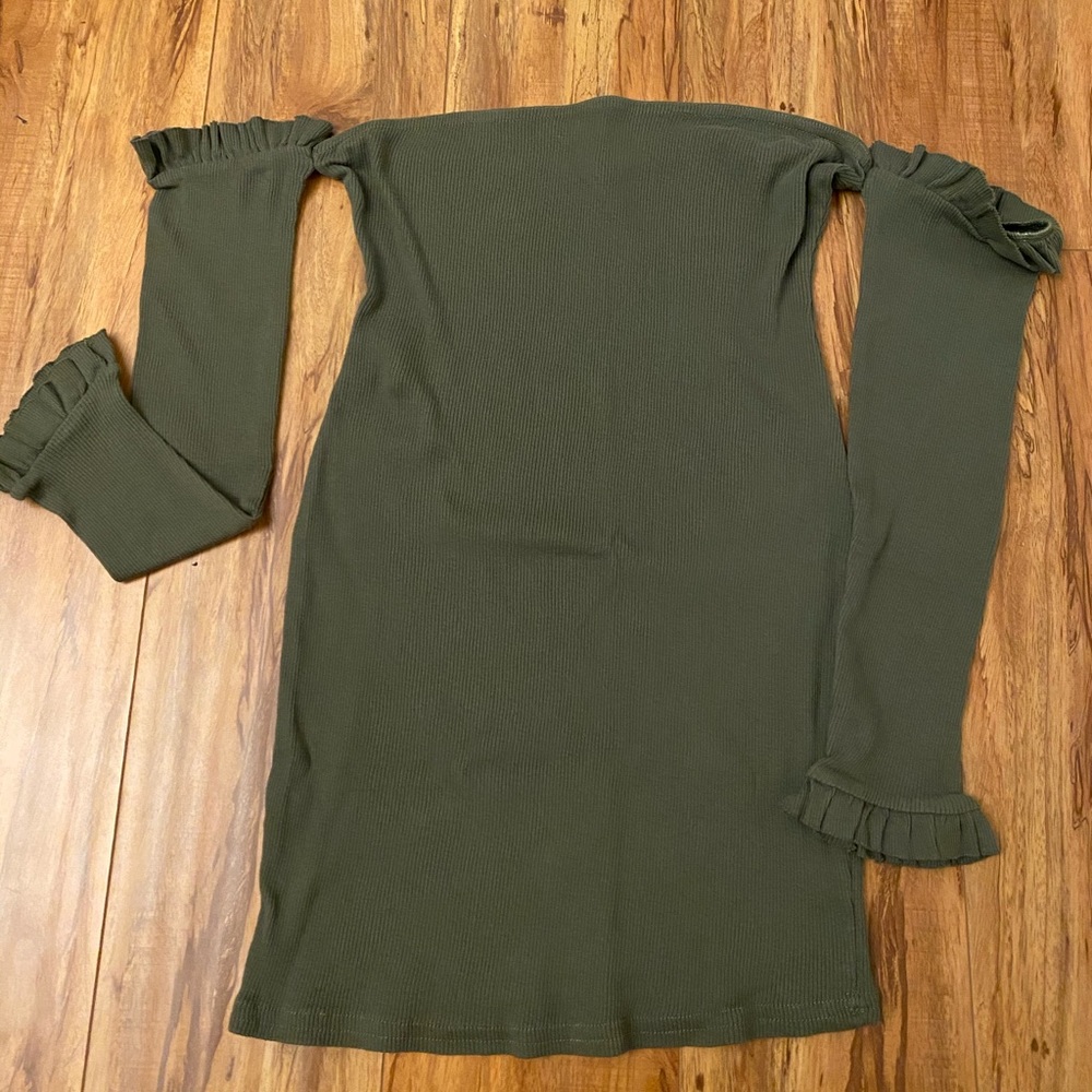 BRAND NEW Olive Ruffled Sleeve Dress